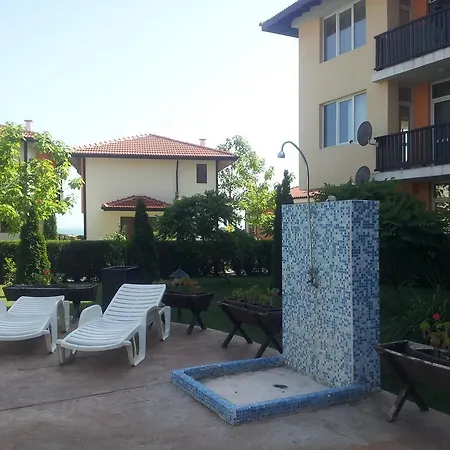 Chateau 2 Studio Aheloi