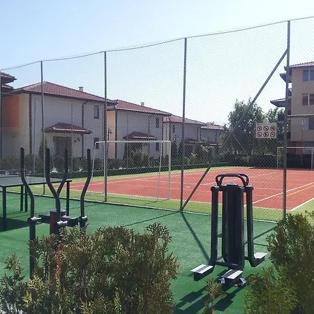Chateau 2 Studio Aheloi