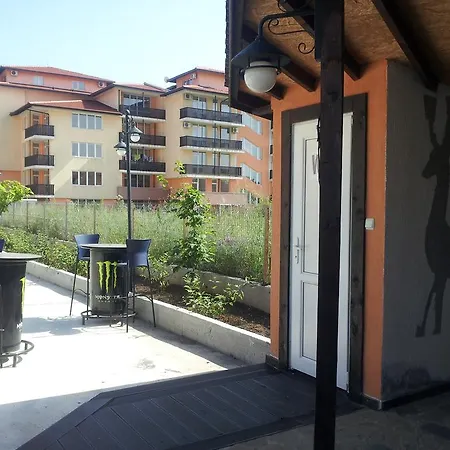 Chateau 2 Studio Aheloi
